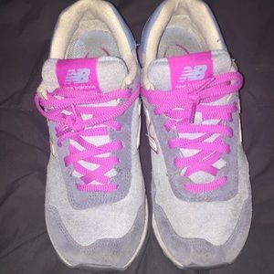 New balance tennis shoes